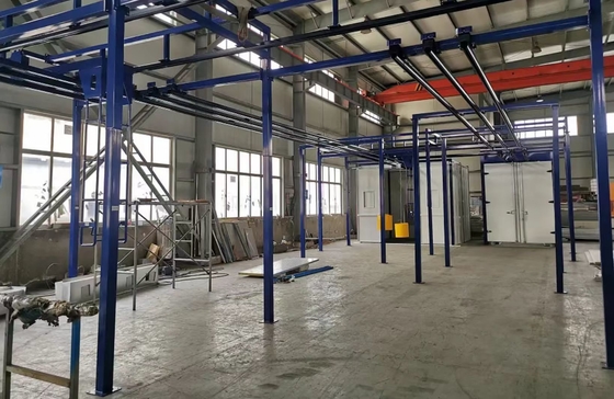 Solution de revêtement sur mesure pour produits de convoyeur surélevés aux formes uniques, revêtement de chaîne de production